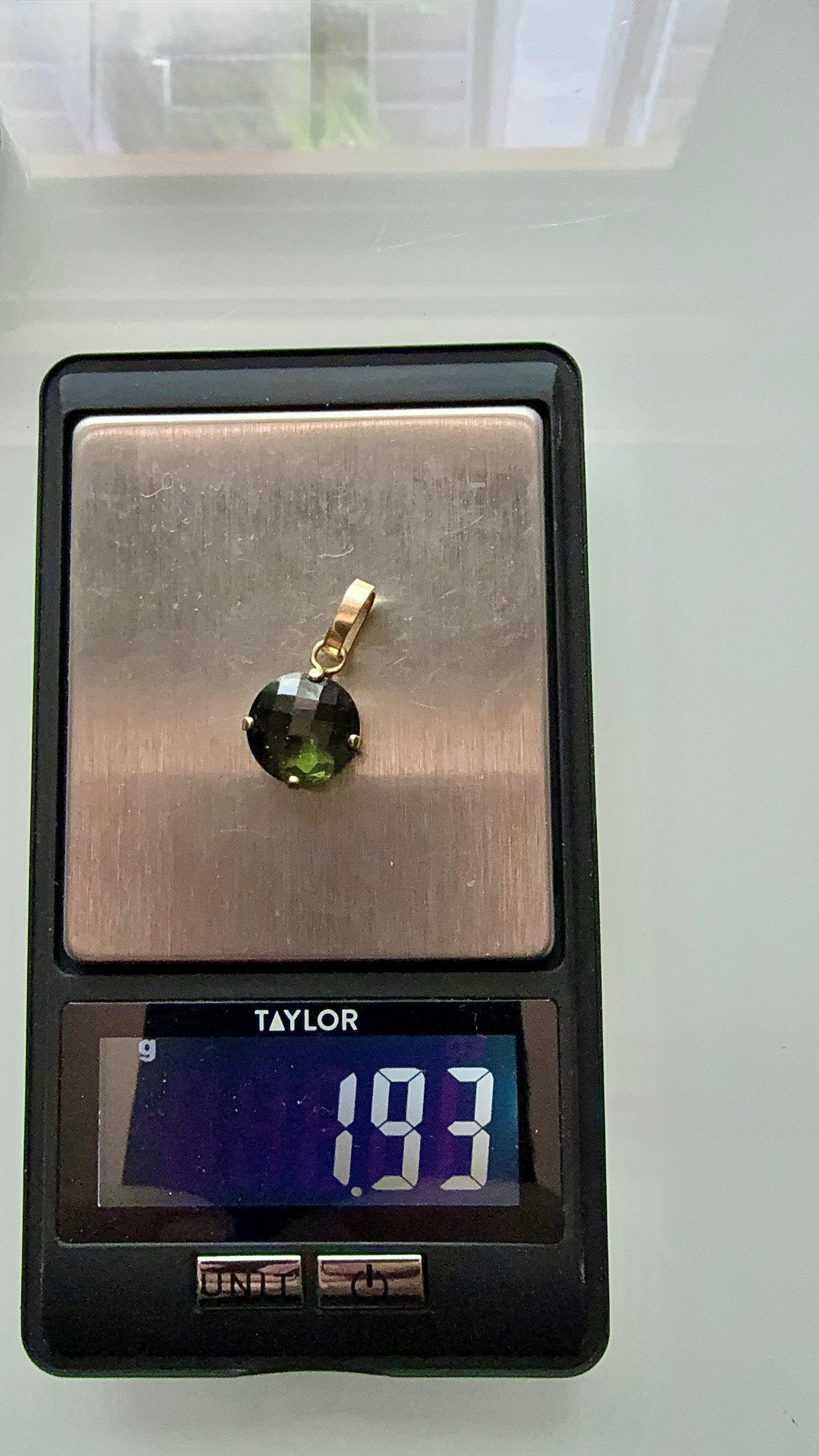 Moldavita 14K Gold Pendant